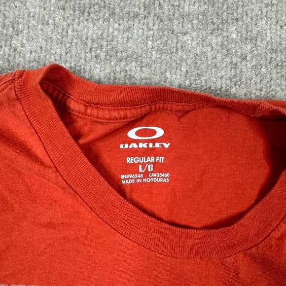 Oakley T Shirt Mens Size L Red Orange Short Sleeve Adults Casual - Picture 3 of 6